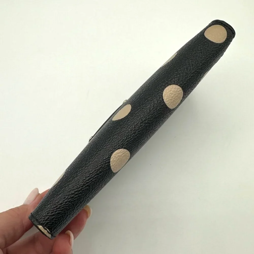 💰SALE💰 Kate Spade Leather Polka Dot Slim Snap Bifold Wallet Black/Light Beige - Picture 5 of 14